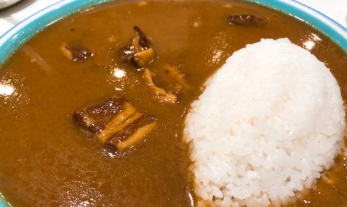 新宿の美味しいカレー「モンスナック」画像