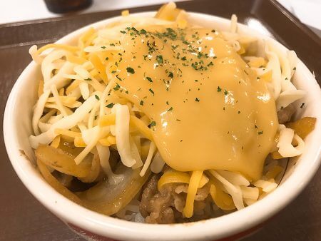 すき家とろ〜り3種のチーズ牛丼画像